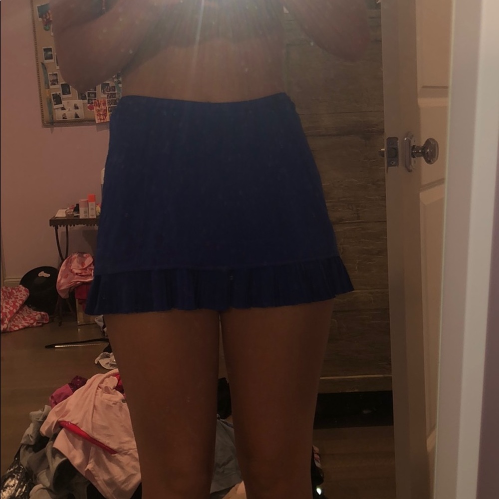 Lululwmon skirt size 2